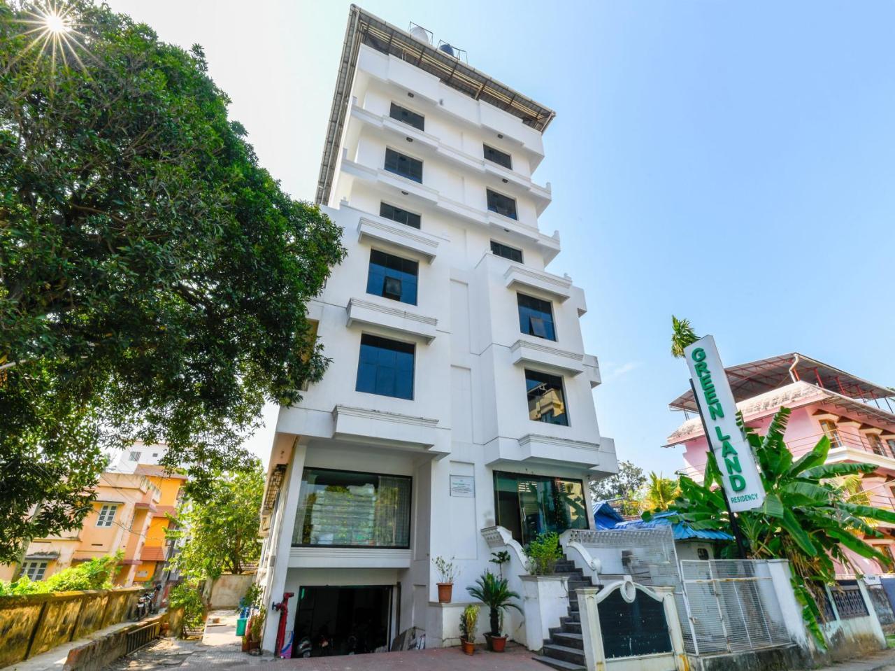 Oyo 11309 Hotel Green Land Residency Kochi Esterno foto