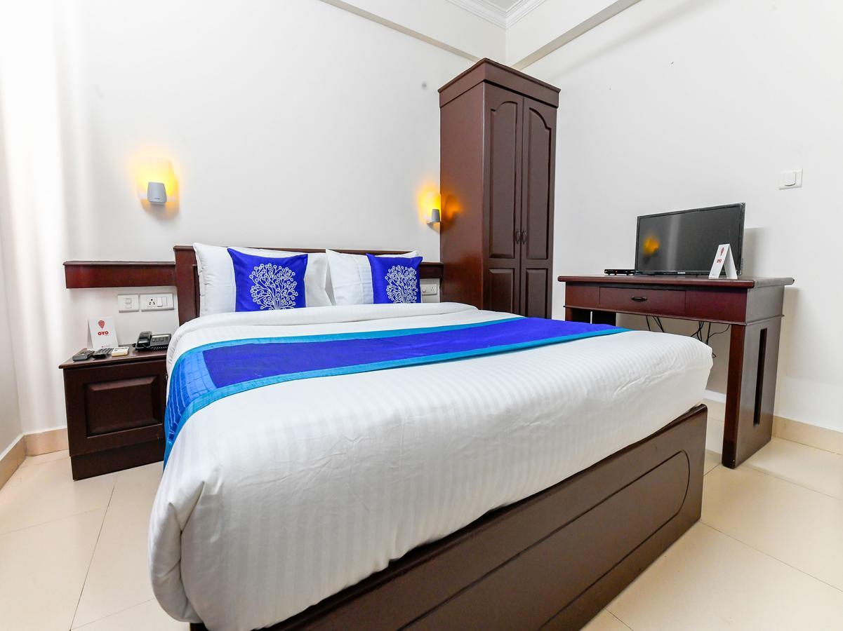 Oyo 11309 Hotel Green Land Residency Kochi Esterno foto