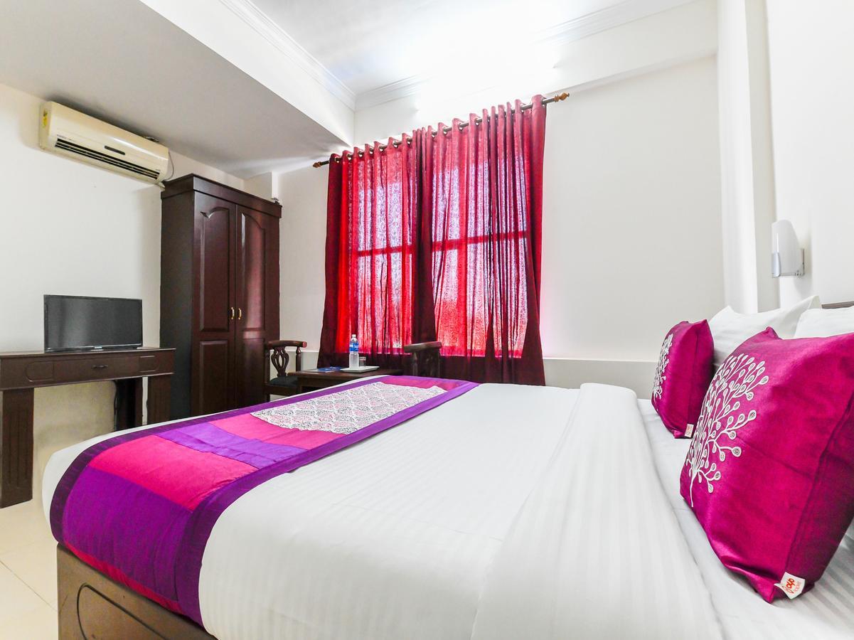 Oyo 11309 Hotel Green Land Residency Kochi Esterno foto