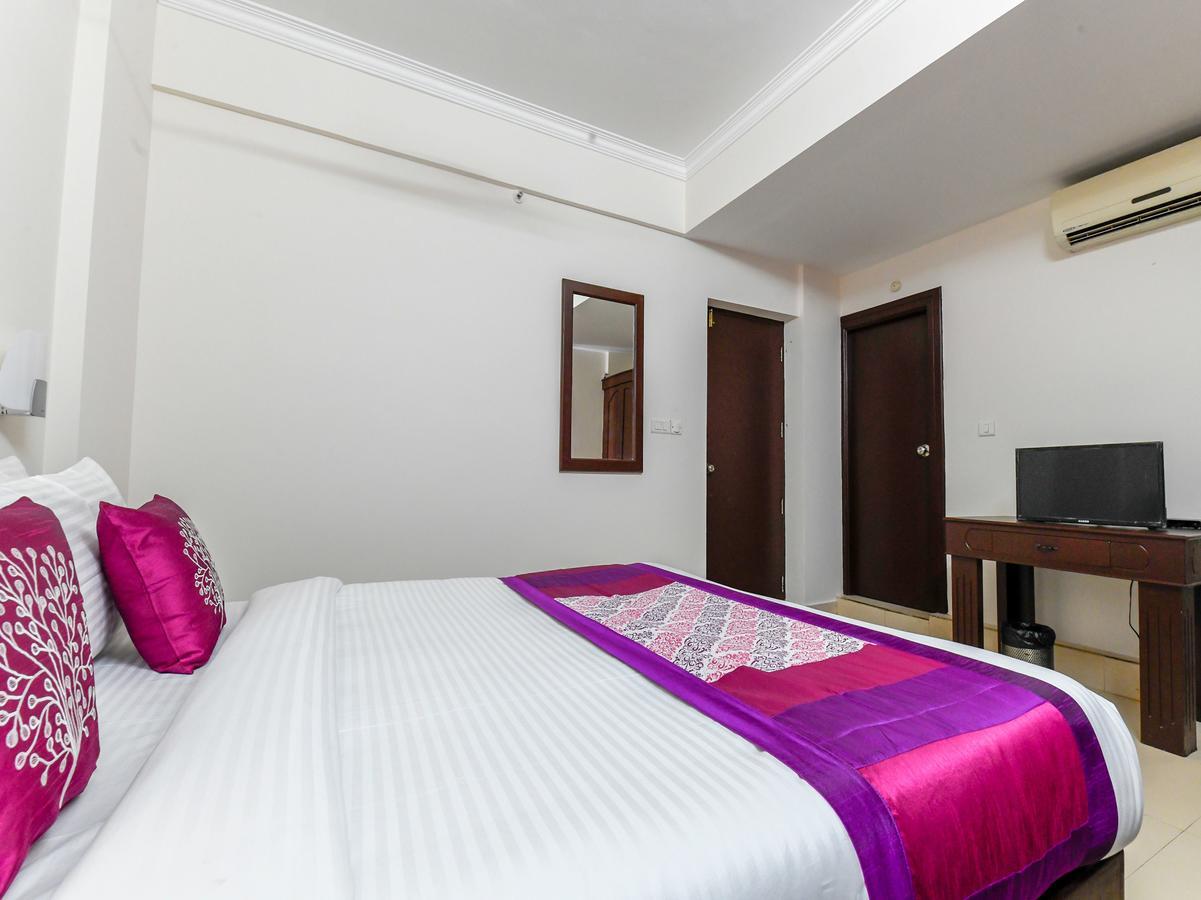 Oyo 11309 Hotel Green Land Residency Kochi Esterno foto